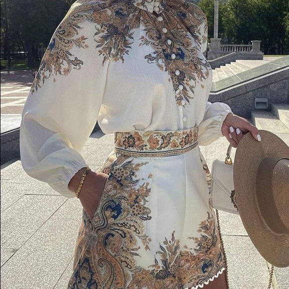 Flower Printed Long-Sleeved Top And Shorts Two-Piece Set - Picture 2 of 7